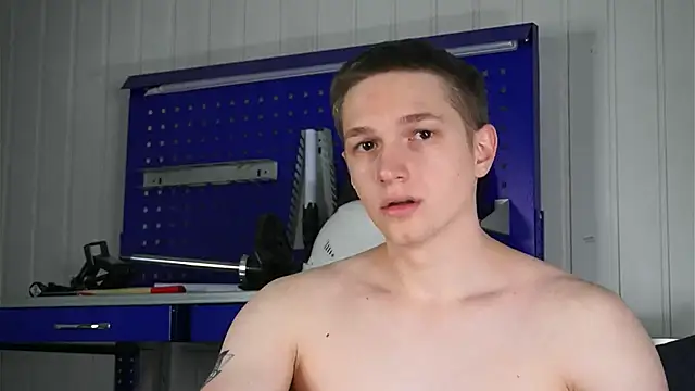 Snapshot of dustyn_fox chatting on February 21, 9:44 am dustyn fox online show from February 21, 9:44 am