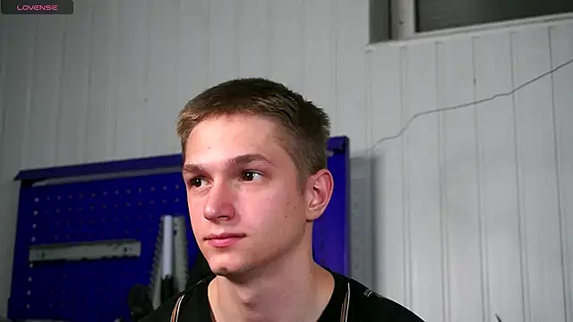 Snapshot of dustyn_fox chatting on November 15, 3:05 pm dustyn fox online show from November 15, 3:05 pm