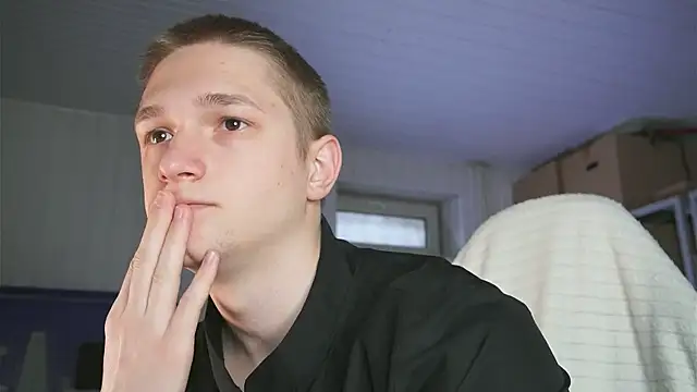 dustyn fox online show from April 5, 6:31 am