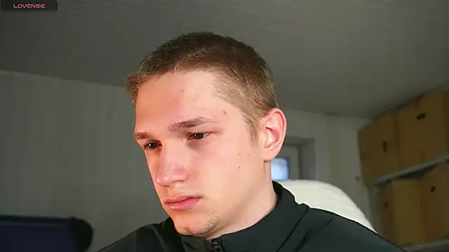 dustyn fox online show from April 11, 4:09 am