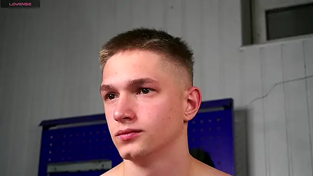 Snapshot of dustyn_fox chatting on November 21, 3:11 pm dustyn fox online show from November 21, 3:11 pm