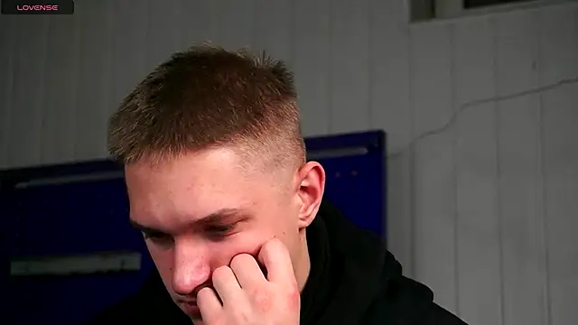 Snapshot of dustyn_fox chatting on November 23, 3:22 pm dustyn fox online show from November 23, 3:22 pm