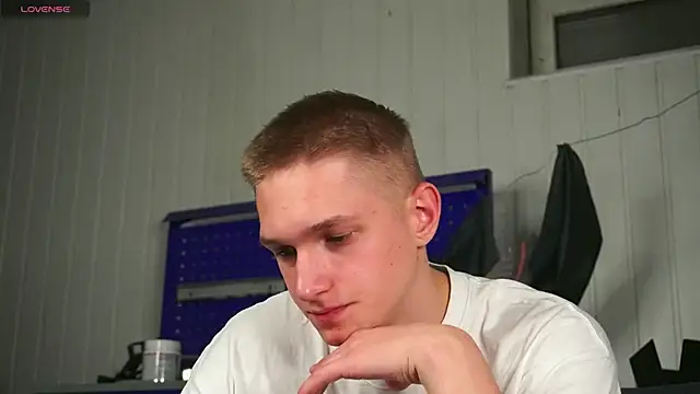 Snapshot of dustyn_fox chatting on October 21, 4:39 pm dustyn fox online show from October 21, 4:39 pm