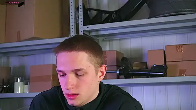 dustyn fox online show from April 10, 7:04 am