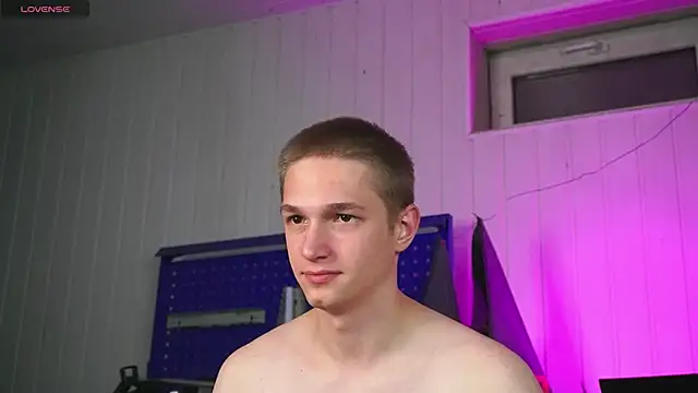 Snapshot of dustyn_fox chatting on October 5, 4:31 pm dustyn fox online show from October 5, 4:31 pm