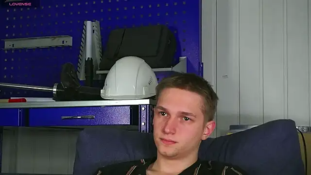 Snapshot of dustyn_fox chatting on February 11, 3:56 pm dustyn fox online show from February 11, 3:56 pm