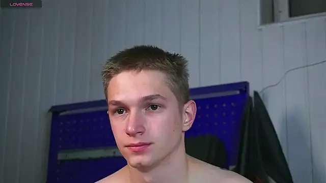 Snapshot of dustyn_fox chatting on November 6, 3:38 pm dustyn fox online show from November 6, 3:38 pm