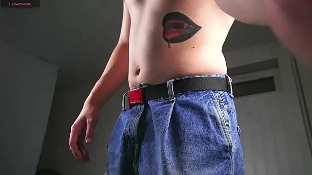 Snapshot of dustyn_fox chatting on November 18, 3:15 pm dustyn fox online show from November 18, 3:15 pm