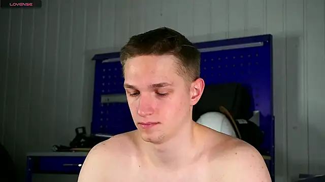 Snapshot of dustyn_fox chatting on February 2, 9:52 am dustyn fox online show from February 2, 9:52 am