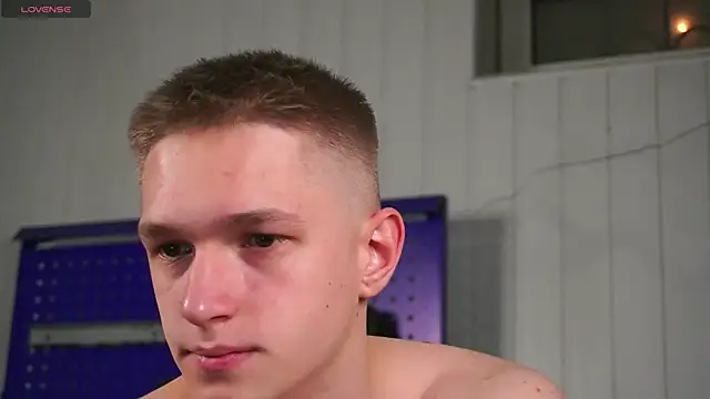 Snapshot of dustyn_fox chatting on December 14, 3:06 pm dustyn fox online show from December 14, 3:06 pm