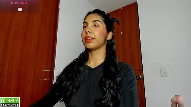 jasmine bunny  online show from April 4, 9:54 pm