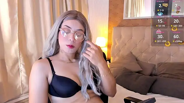 zoe alanaa online show from September 29, 12:00 pm