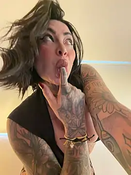 Iam Annii online show from February 26, 10:21 pm