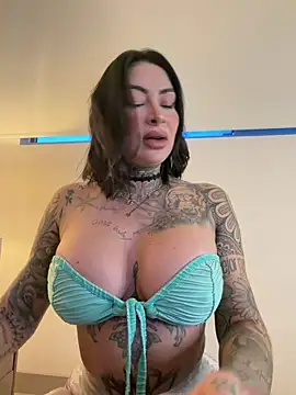 Iam Annii online show from February 12, 11:15 pm