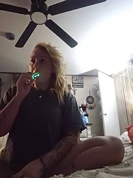 Snapshot of ashlynnstarr chatting on July 31, 7:11 pm ashlynnstarr online show from July 31, 7:11 pm
