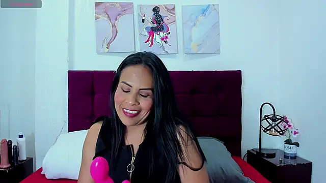 Anthonelaa   online show from November 18, 8:01 pm