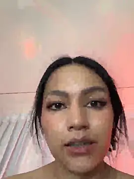 petitolivia online show from October 8, 2:07 pm