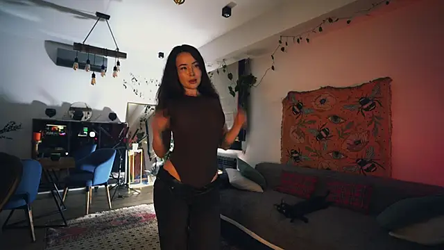 Leona Mell online show from November 27, 8:31 pm