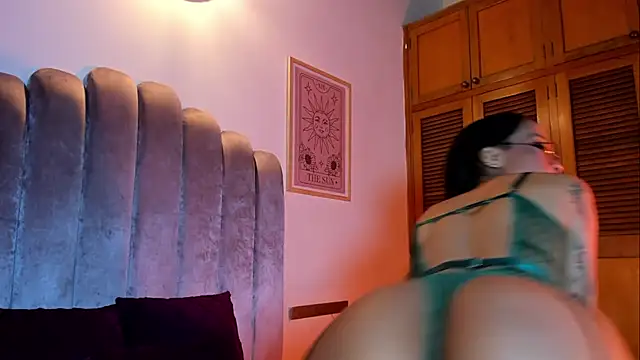 sky caroline online show from January 9, 9:33 pm