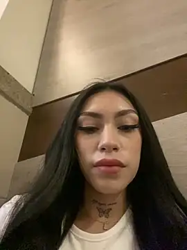 Snapshot of Effy_Bonny chatting on March 1, 5:27 pm Effy Bonny online show from March 1, 5:27 pm
