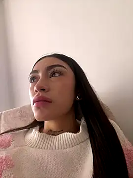 Snapshot of Effy_Bonny chatting on October 18, 8:44 pm Effy Bonny online show from October 18, 8:44 pm