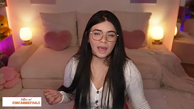 cammiefoalss online show from February 17, 5:43 pm