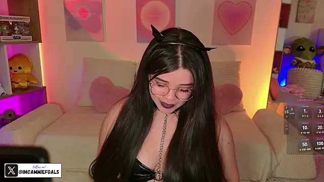 cammiefoalss online show from November 22, 7:35 pm