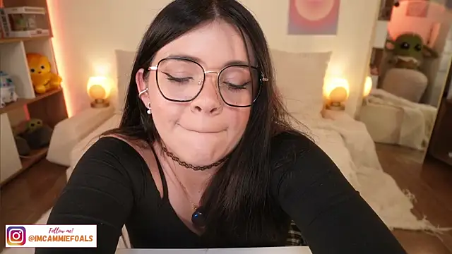 cammiefoalss online show from April 23, 5:14 pm