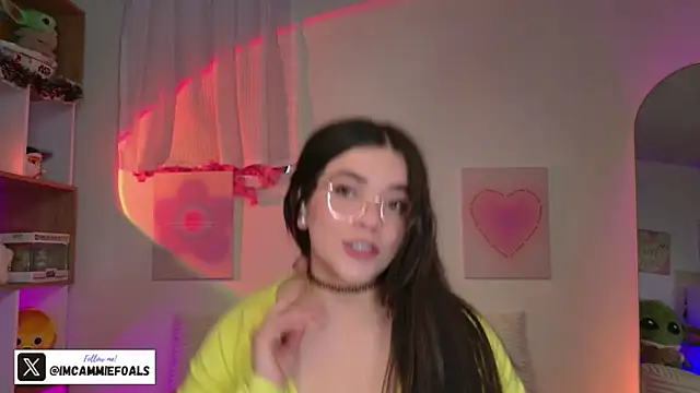 cammiefoalss online show from December 19, 5:37 pm