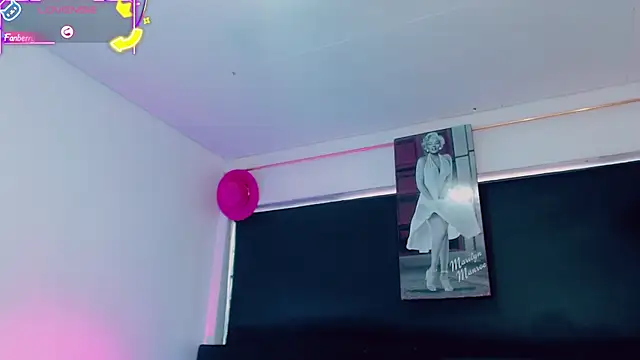Kendall hornyy online show from June 11, 7:55 pm