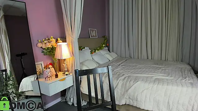 Dearly Emily online show from March 28, 5:25 pm