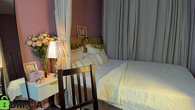 Dearly Emily online show from November 13, 5:17 pm