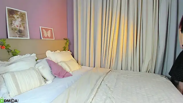 Snapshot of Dearly_Emily chatting on June 24, 5:22 pm Dearly Emily online show from June 24, 5:22 pm