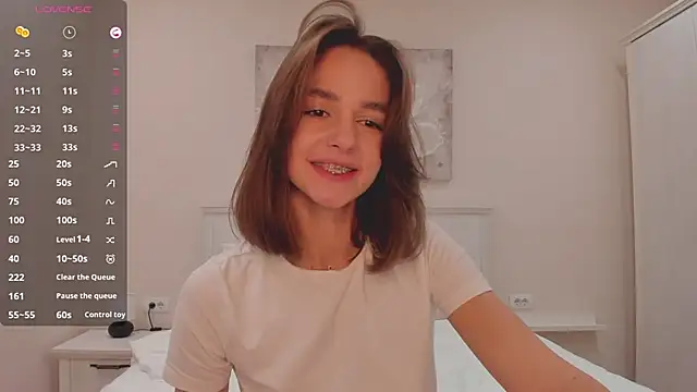 JudyAngil online show from October 25, 6:12 am