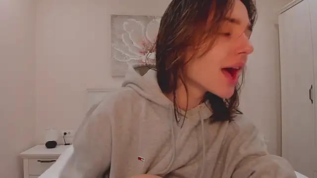 JudyAngil online show from October 29, 6:01 am