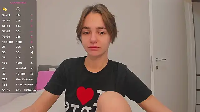 JudyAngil online show from December 3, 6:57 am