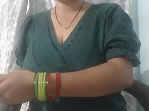 cute-priy online show from May 29, 5:35 am