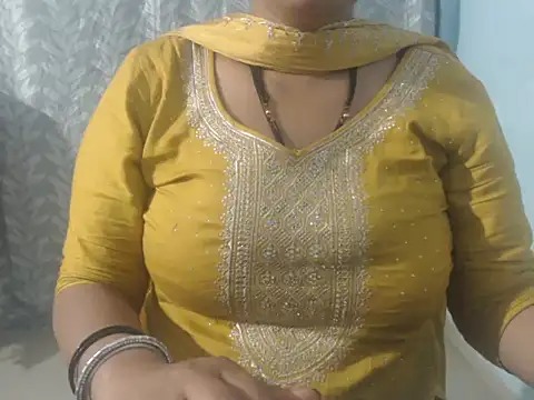 cute-priy online show from February 28, 5:15 am