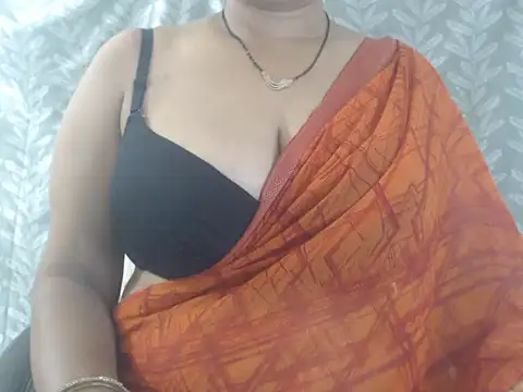 Snapshot of cute-priy chatting on July 8, 5:30 am cute-priy online show from July 8, 5:30 am
