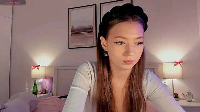 diana nier online show from November 30, 7:25 pm