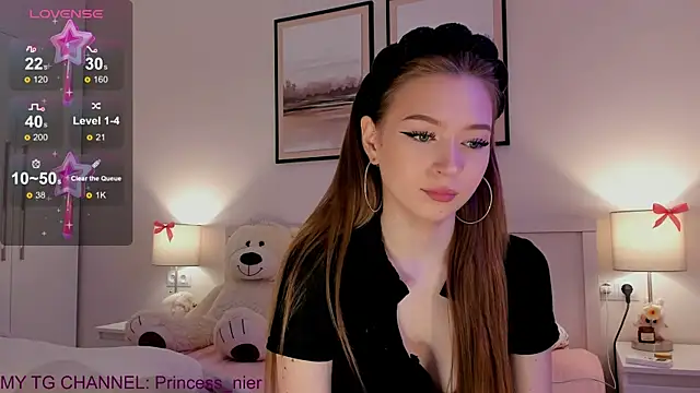 diana nier online show from October 25, 7:25 pm