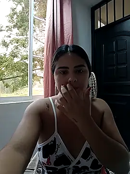 sexy-latin10 online show from March 23, 12:38 pm