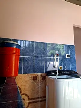 Snapshot of sexy-latin10 chatting on October 24, 8:41 pm sexy-latin10 online show from October 24, 8:41 pm