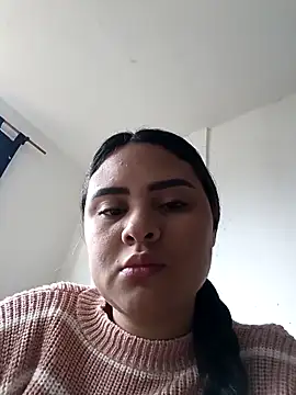 sexy-latin10 online show from March 19, 12:05 pm