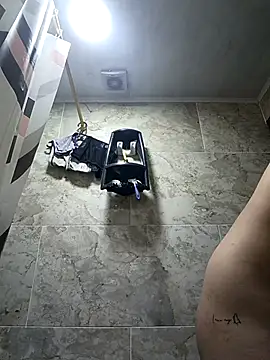 Snapshot of sexy-latin10 chatting on February 20, 11:12 am sexy-latin10 online show from February 20, 11:12 am