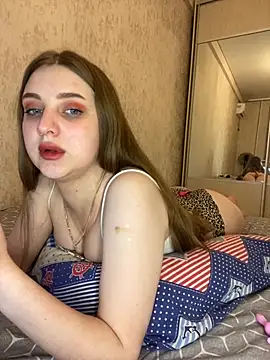 MollyDolle online show from February 25, 6:52 pm