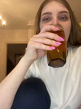 MollyDolle online show from December 21, 10:19 pm