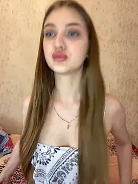 MollyDolle online show from December 13, 9:30 pm
