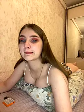 Snapshot of MollyDolle chatting on October 26, 1:11 pm MollyDolle online show from October 26, 1:11 pm