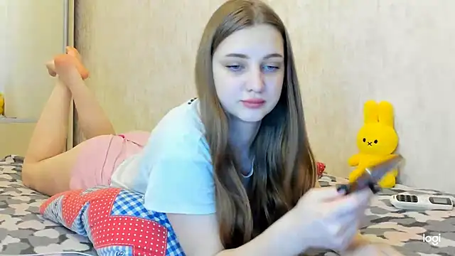 MollyDolle online show from January 10, 5:45 pm